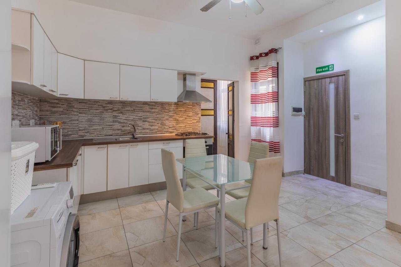 Bormla - Comfortable Two Bedroom Apartment Cospicua Екстериор снимка