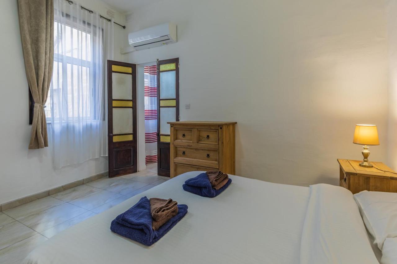 Bormla - Comfortable Two Bedroom Apartment Cospicua Екстериор снимка
